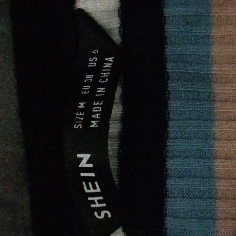Crop Top - Picture 4 of 5